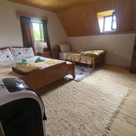 Guesthouse Freskia เธทธ์ ภายนอก รูปภาพ