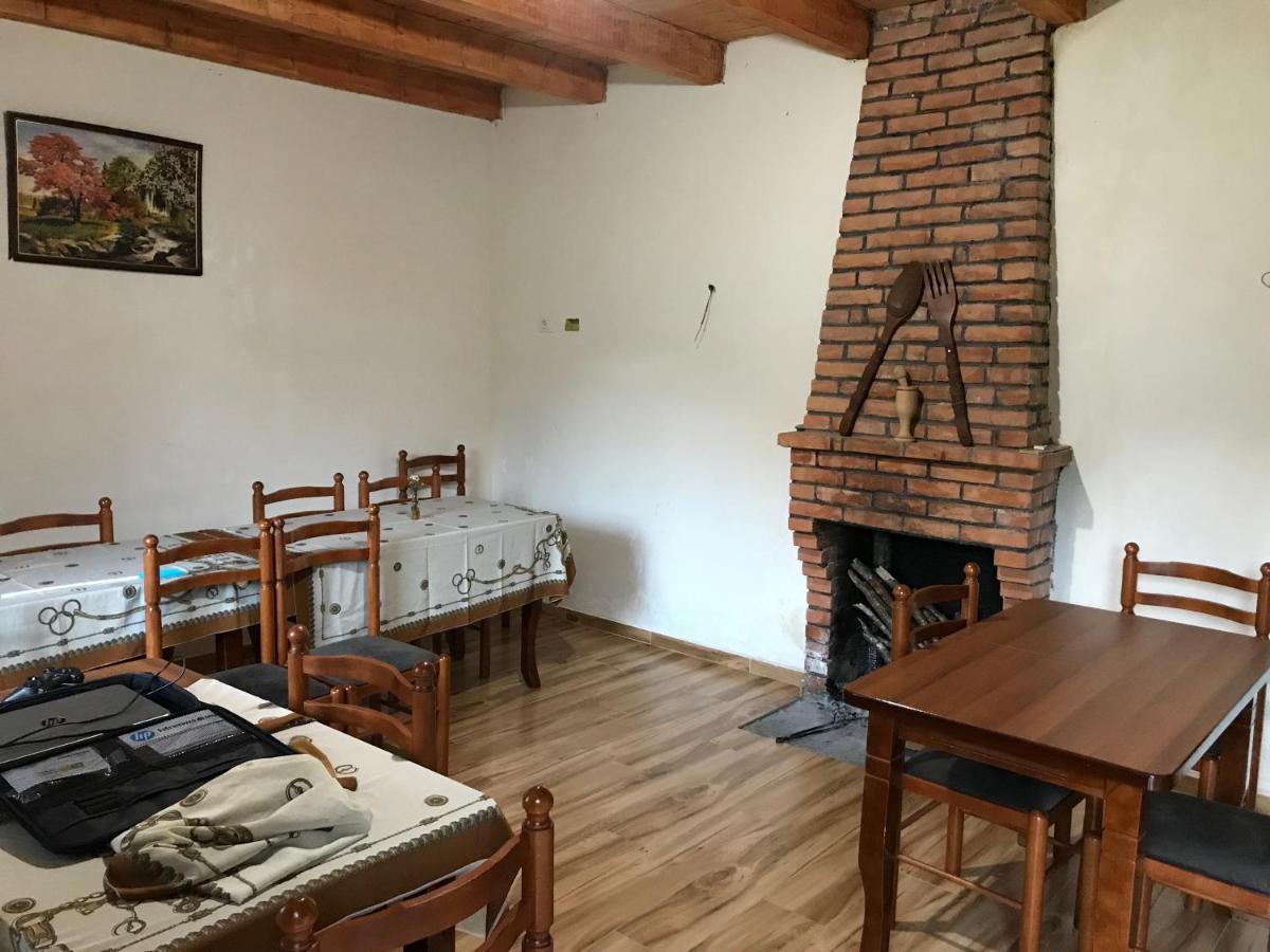 Guesthouse Freskia เธทธ์ ภายนอก รูปภาพ