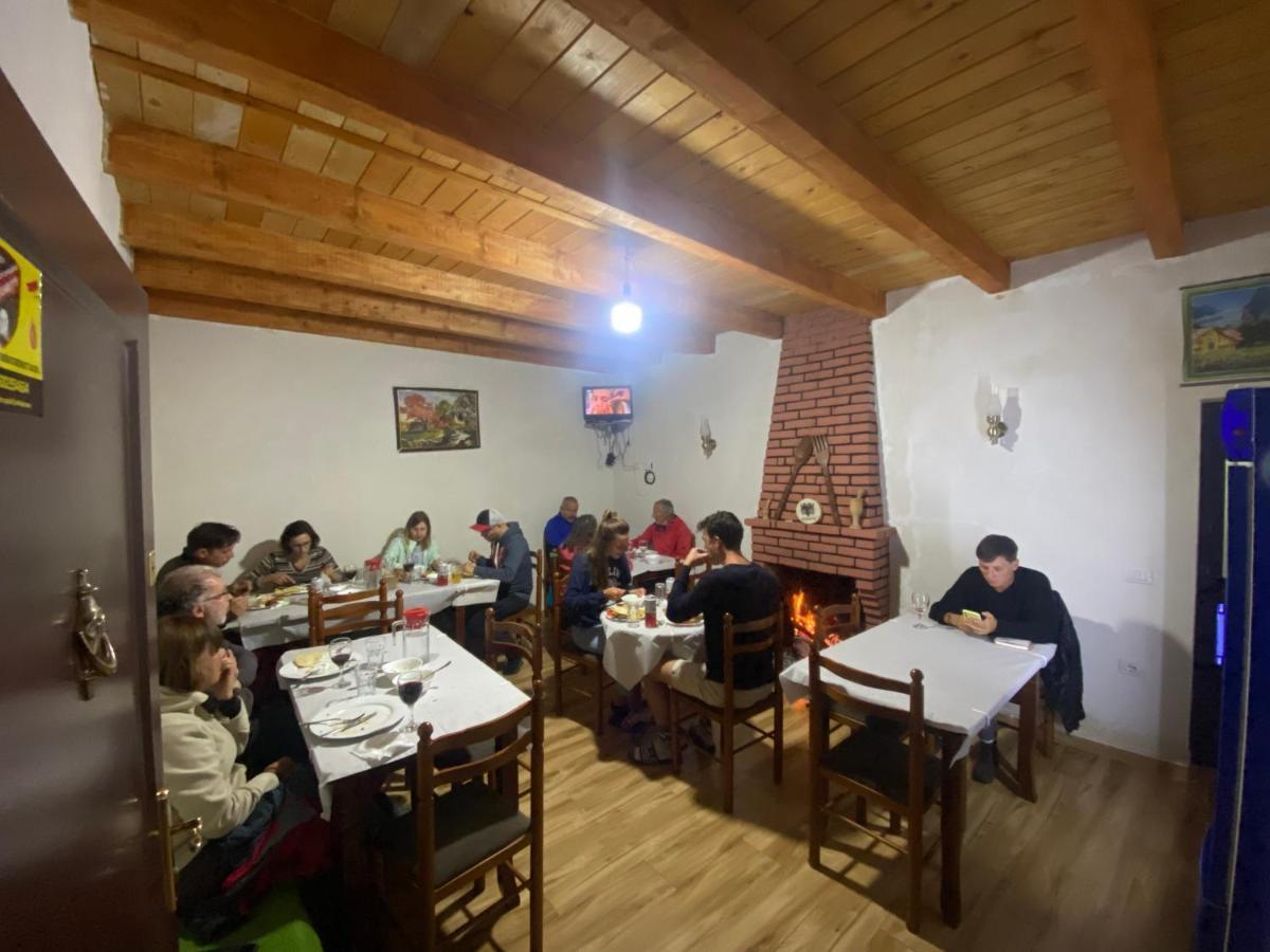 Guesthouse Freskia เธทธ์ ภายนอก รูปภาพ