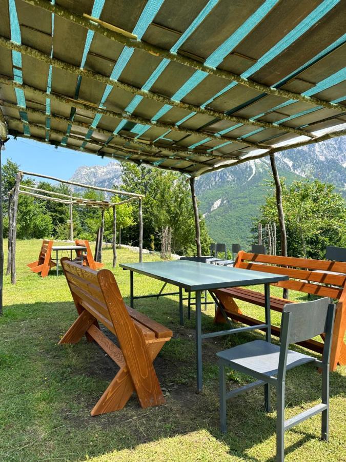 Guesthouse Freskia เธทธ์ ภายนอก รูปภาพ