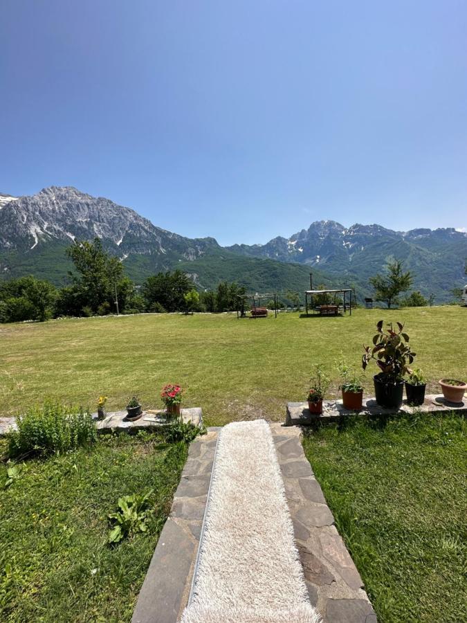 Guesthouse Freskia เธทธ์ ภายนอก รูปภาพ