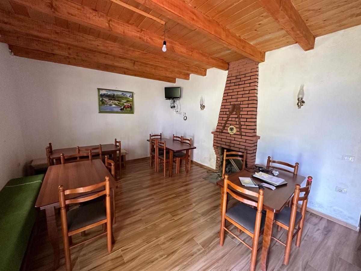 Guesthouse Freskia เธทธ์ ภายนอก รูปภาพ