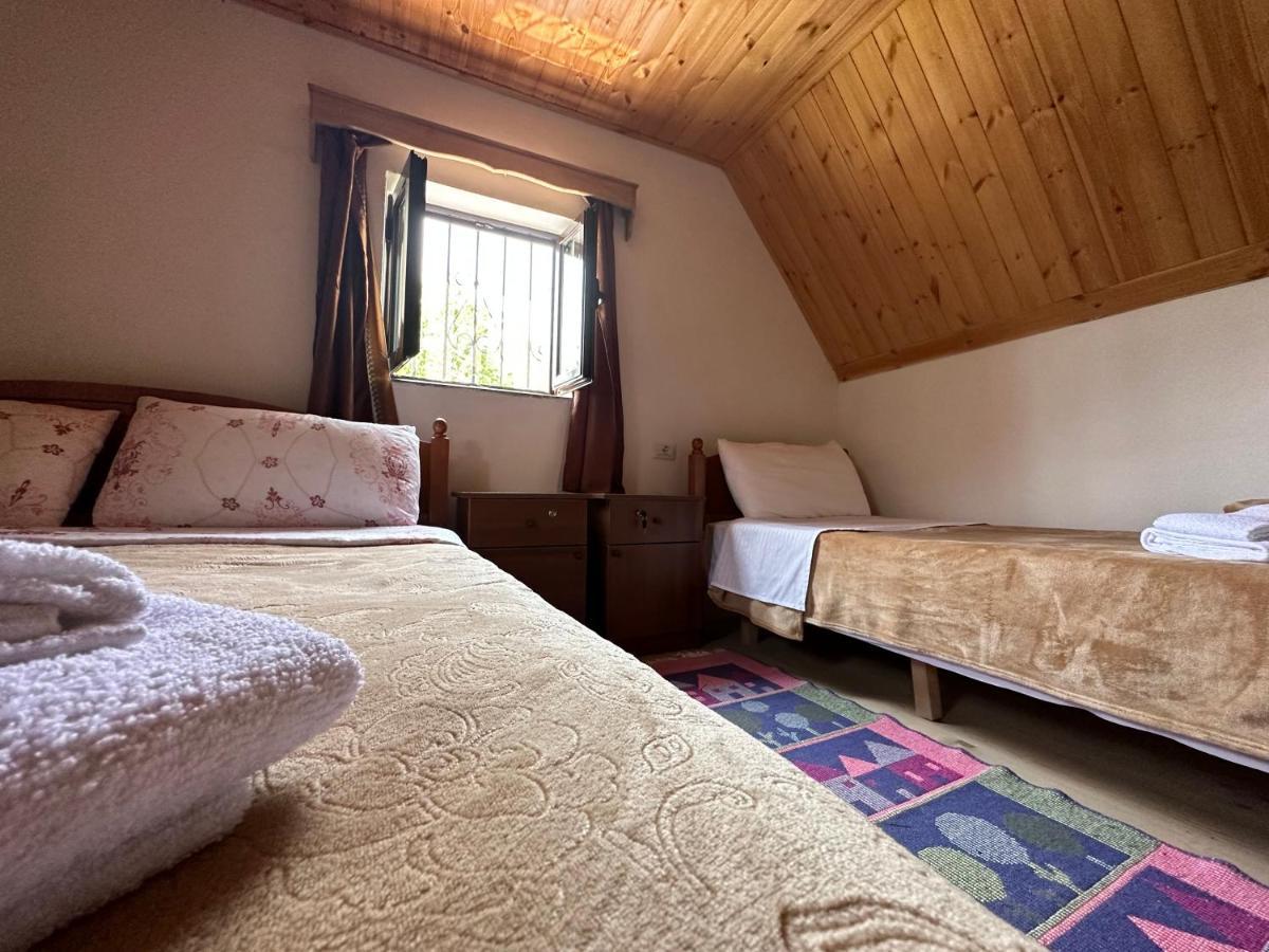 Guesthouse Freskia เธทธ์ ภายนอก รูปภาพ