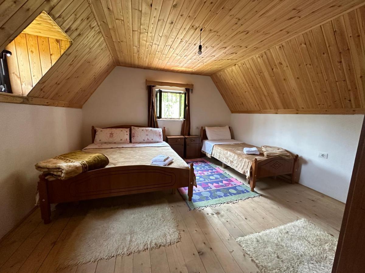 Guesthouse Freskia เธทธ์ ภายนอก รูปภาพ