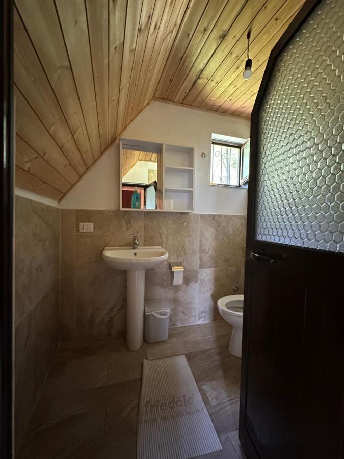 Guesthouse Freskia เธทธ์ ภายนอก รูปภาพ