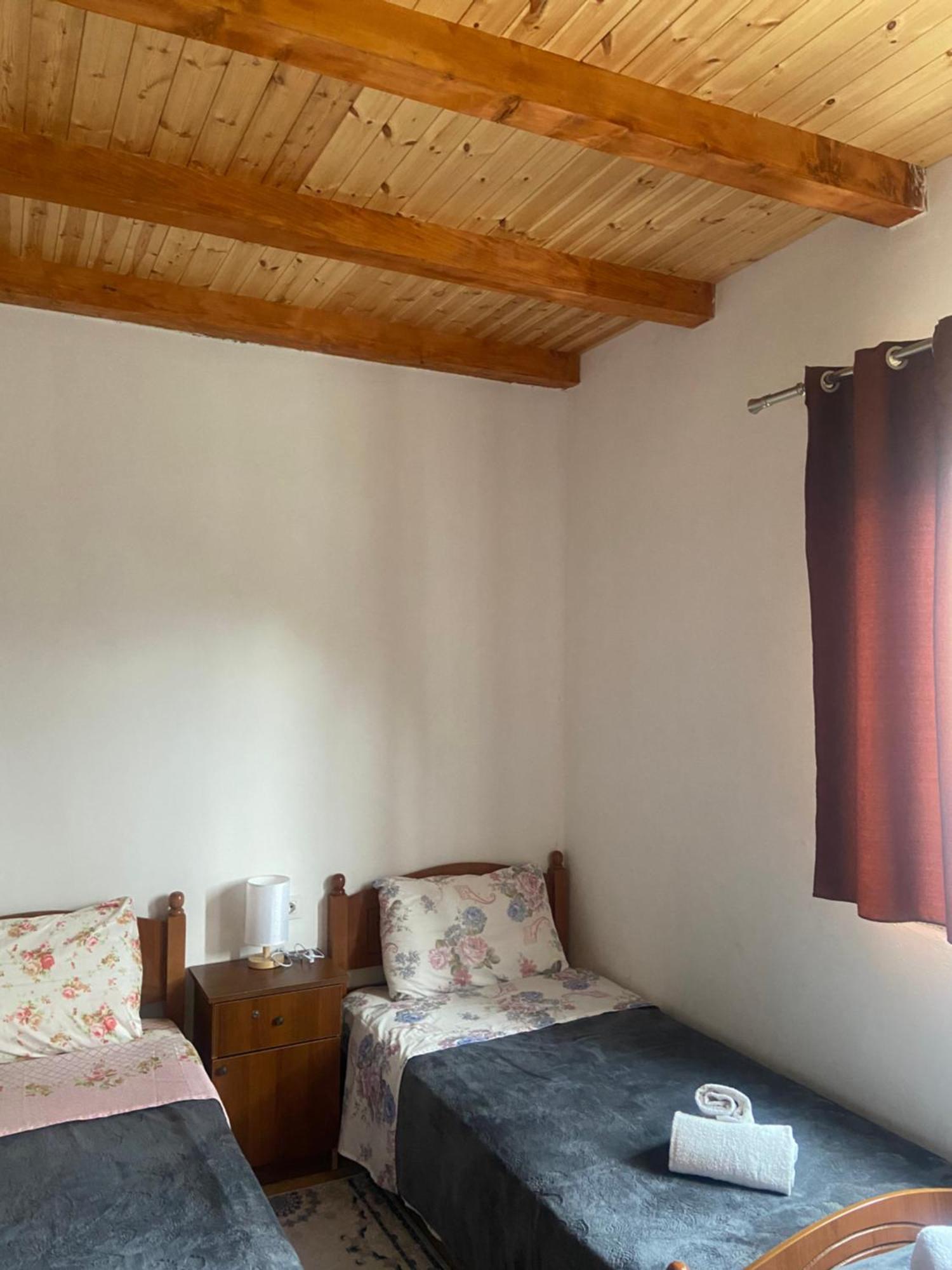Guesthouse Freskia เธทธ์ ภายนอก รูปภาพ