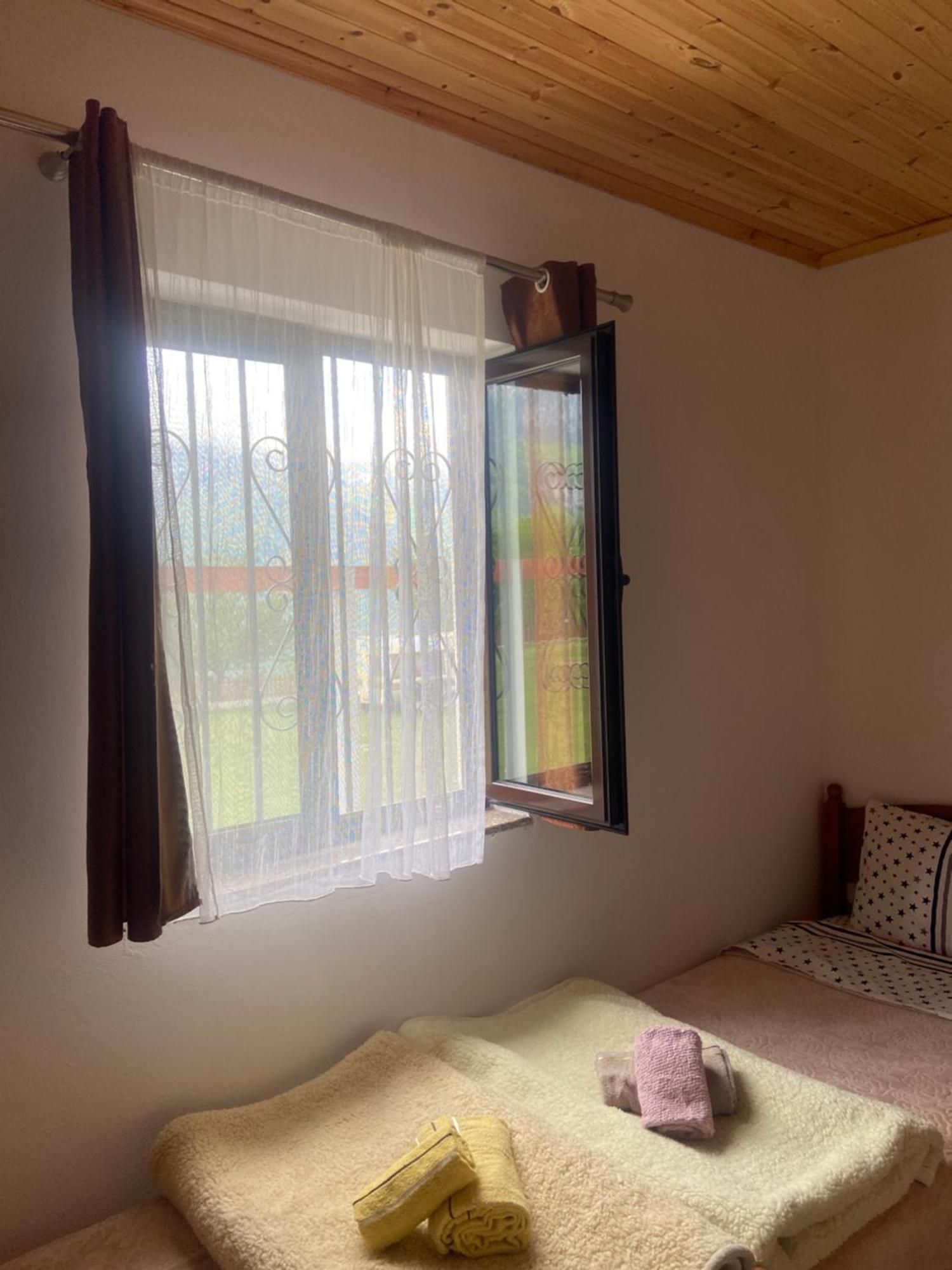 Guesthouse Freskia เธทธ์ ภายนอก รูปภาพ