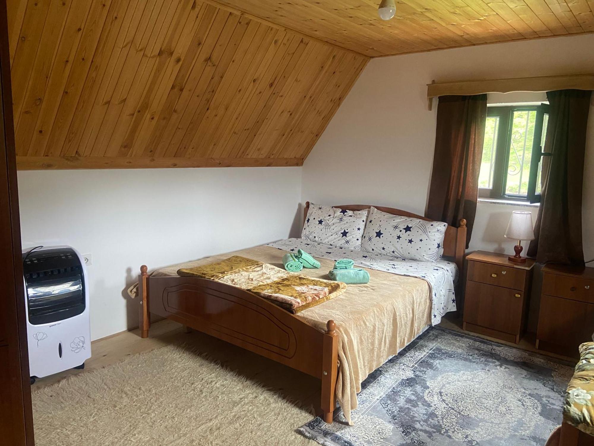 Guesthouse Freskia เธทธ์ ภายนอก รูปภาพ